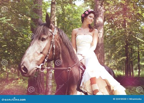 mujer follando con caballo